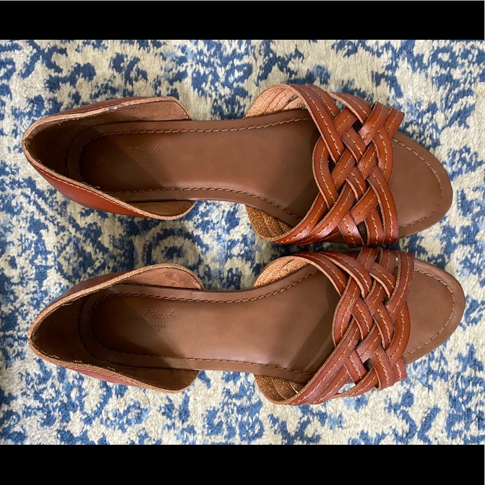Women’s sandals.